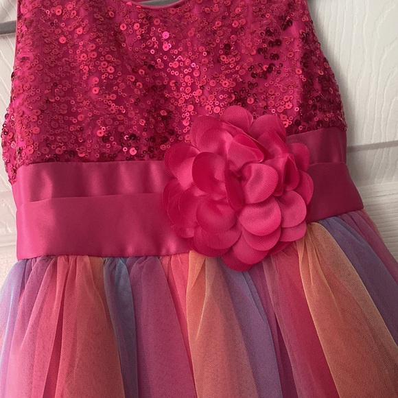 Little Girl's Sequin Sleeveless Mesh Rainbow Dress Size 4/5T - Picture 3 of 4